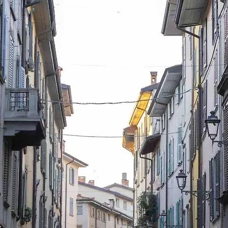 Apartment 5 Stelle Bergamo